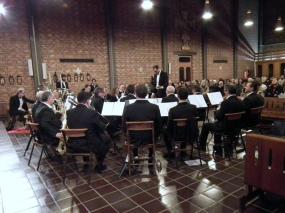 ... il maestro Paolo Paoletti dirige la"Banda - Orchestra di Follina" ... 